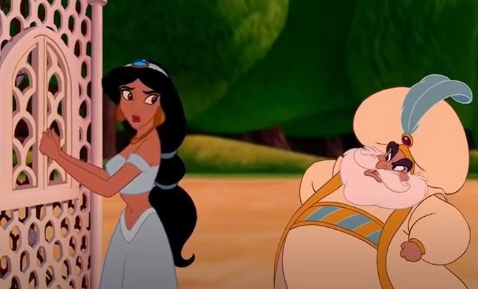 Cena importante número 4: no castelo, a princesa Jasmine se revolta com a decisão de seu pai sultão de que ela precisa se casar, mesmo com alguém que ela não ame. Ela resolve fugir do castelo.