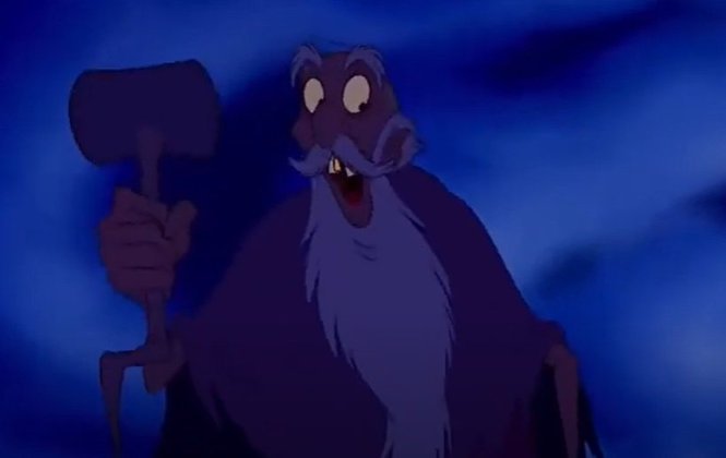 Cena importante número 6: na prisão, Aladdin é solto por Jafar, disfarçado de ancião, que o promete levar até a caverna dos desejos.