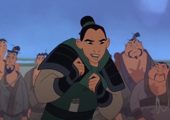 Cena importante número 8: na concentração, Mulan se passa por Ping, um jovem da família, e é auxiliada no disfarce por Mushu. Ping faz amizade com alguns soldados e são comandados por Li Shang, filho do general. 