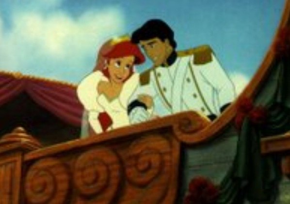 Cena número 20:  Ariel e Eric se casam em um barco e vivem felizes para sempre.