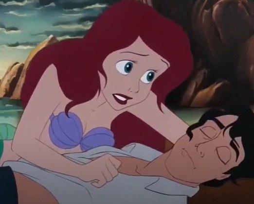 Cena número 5:  Logo depois, porém, uma tempestade atinge a embarcação e a afunda. Ariel resgata um inconsciente Eric e o leva para terra.