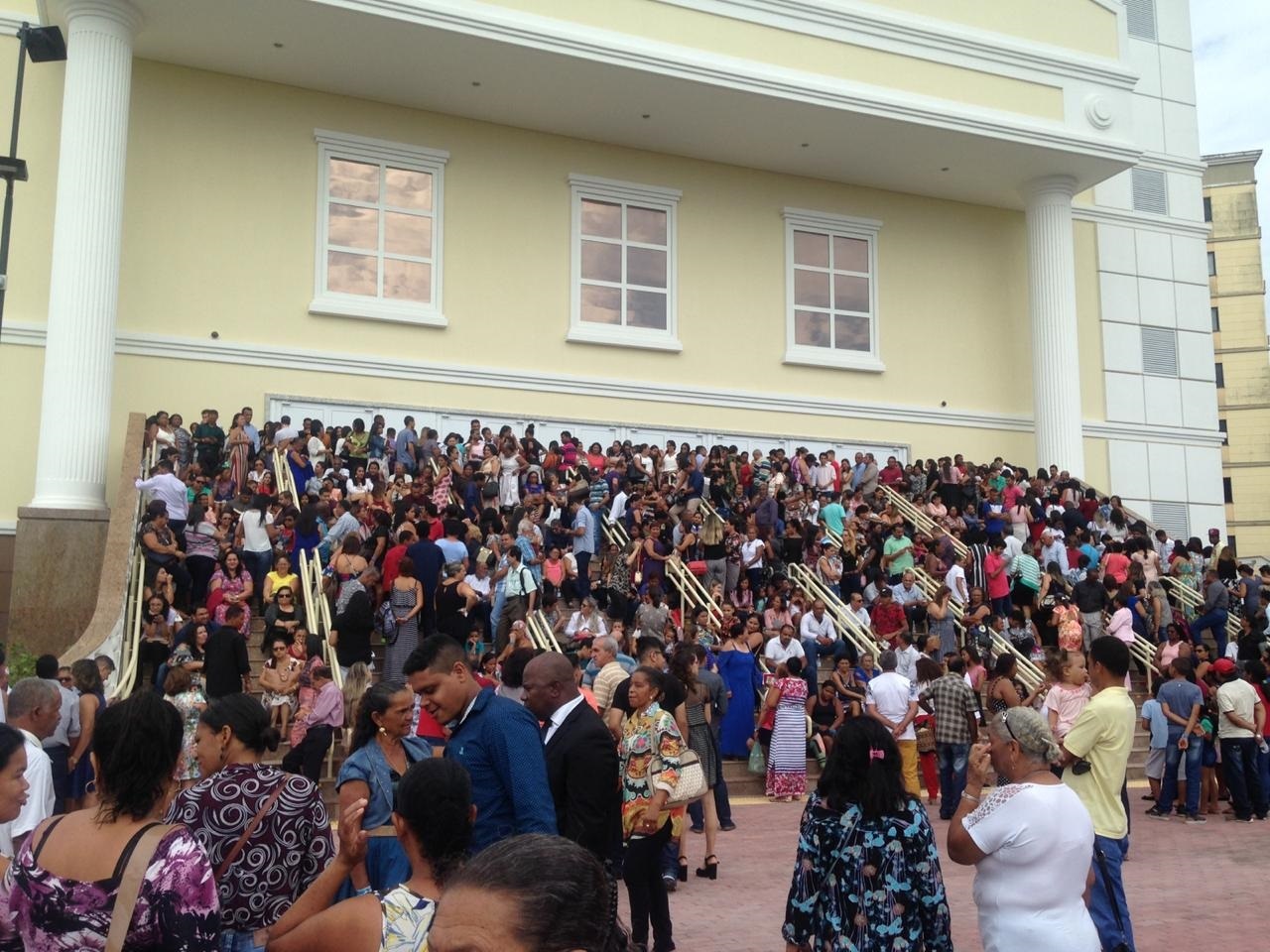 Inauguração de Igreja próximo ao Shopping Riomar causa aglomeração em  Aracaju - Ajunews