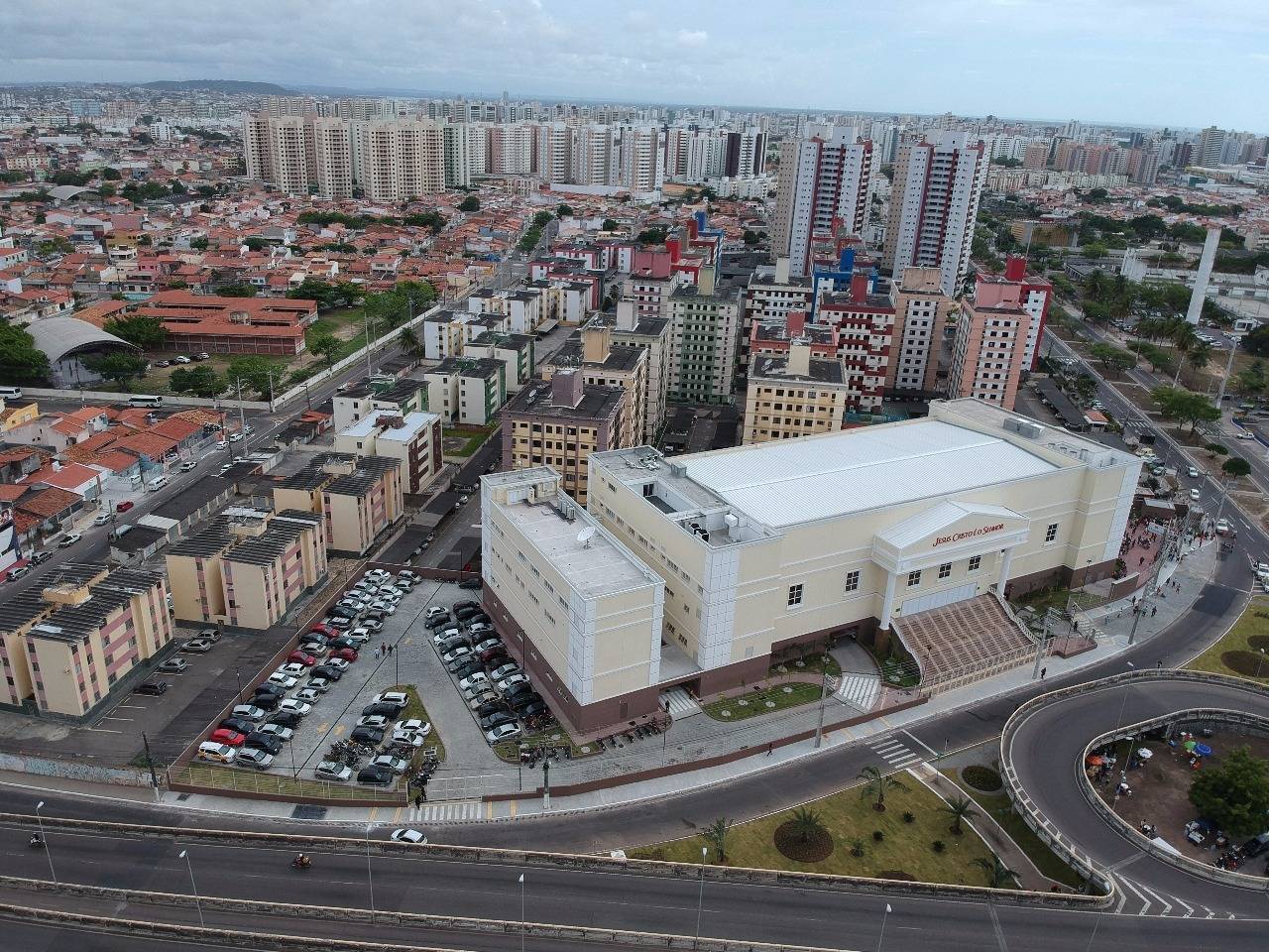 Inauguração de Igreja próximo ao Shopping Riomar causa aglomeração em  Aracaju - Ajunews