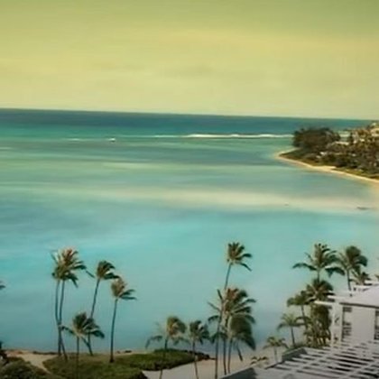 Cenário de filmes, essa é uma praia isolada que fica em uma das ilhas do Havaí. Única forma de chegar na praia de Honopu é pela água, já que é rodeada de montanhas. Pode se ir de barco ou a nado, partindo da praia vizinha, Kalalau, que fica a 400 metros de distância.