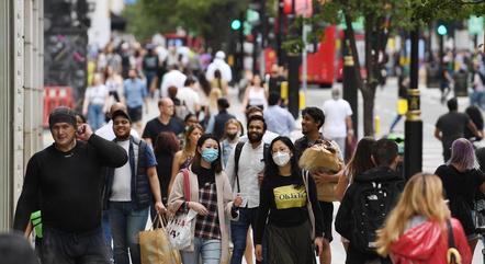 Cepa indiana pode mudar planos do Reino Unido