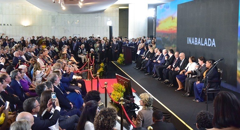 Cerimônia em alusão aos atos extremistas de 8 de Janeiro