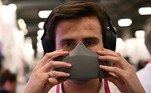 A startup francesa Skyted apresentou um produto similar. Em vez do design de mordaça, a versão da empresa mais se assemelha a uma máscara. As funções são similares: suporte a Bluetooth e fidelidade nas conversas por voz, sem vazamentos