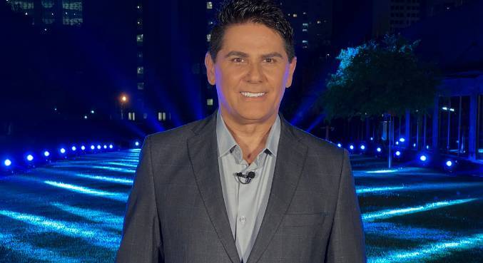 Cesar Filho comanda o programa Aeroporto na Record TV