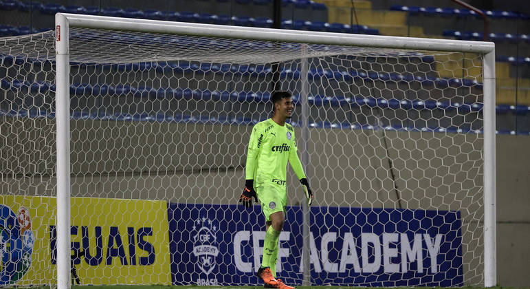 Cesar é goleiro do sub-17 do Palmeiras e está disputando o Campeonato Brasileiro da categoria
