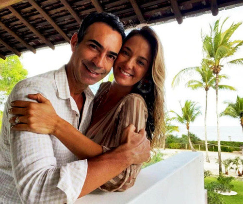 César Tralli e Ticiane Pinheiro - Começaram o relacionamento em 2014, terminaram após seis meses. Voltaram, ficaram juntos por 2 anos, terminaram de novo. Reconciliaram-se em 2017 e se casaram. Eles têm uma filha. 