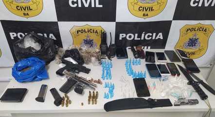 Polícia apreendeu pistolas, munições e drogas com os criminosos
