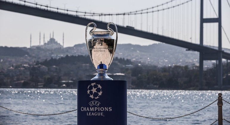 A taça da Champions, em Istambul
