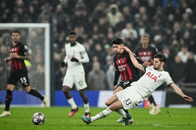 E fim da linha para o Tottenham na Champions League! Com o placar sem gols em Londres, o Milan levou a melhor pela vantagem conquistada na Itália. O gol da classificação foi de Brahim Díaz, ainda no jogo da ida