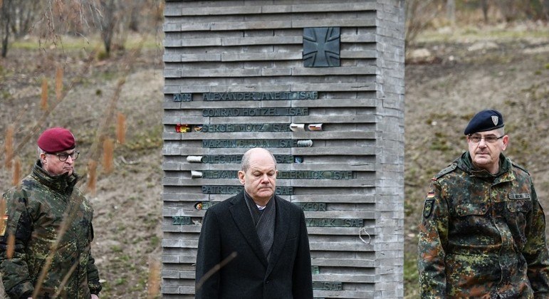 Die deutsche Bundeskanzlerin fordert Putin auf, die Ukraine-Offensive zu beenden