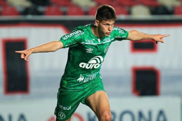 Chapecoense: 42% de aproveitamento no ano / A Chape foi eliminada nas quartas de final do Campeonato Catarinense e caiu na primeira fase da Copa do Brasil. Concentrada na Série B, a equipe conta com o atacante Perotti para buscar um retorno à Série A Chapecoense: 42% de aproveitamento no ano / A Chape foi eliminada nas quartas de final do Campeonato Catarinense e caiu na primeira fase da Copa do Brasil. Concentrada na Série B, a equipe conta com o atacante Perotti para buscar um retorno à Série A