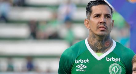 Victor Ramos teve três passagens pelo Chapecoense
