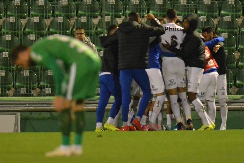 Santos Vence A Chape Por 1 A 0 E Dorme Na Lideranca Do Brasileirao Esportes R7 Futebol