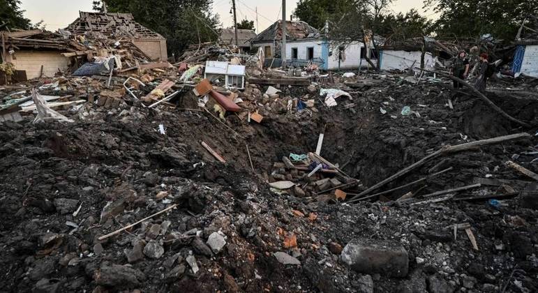 Cidade de Chaplyne foi bombardeada em diferentes pontos por russos