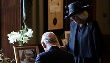 Charles 3º demite dezenas de funcionários que o ajudavam