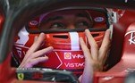 O piloto monegasco da Ferrari, Charles Leclerc, se prepara para competir no primeiro treino livre do Grande Prêmio da Bélgica de Fórmula 1 na pista de Spa-Francorchamps em Spa, em 26 de agosto