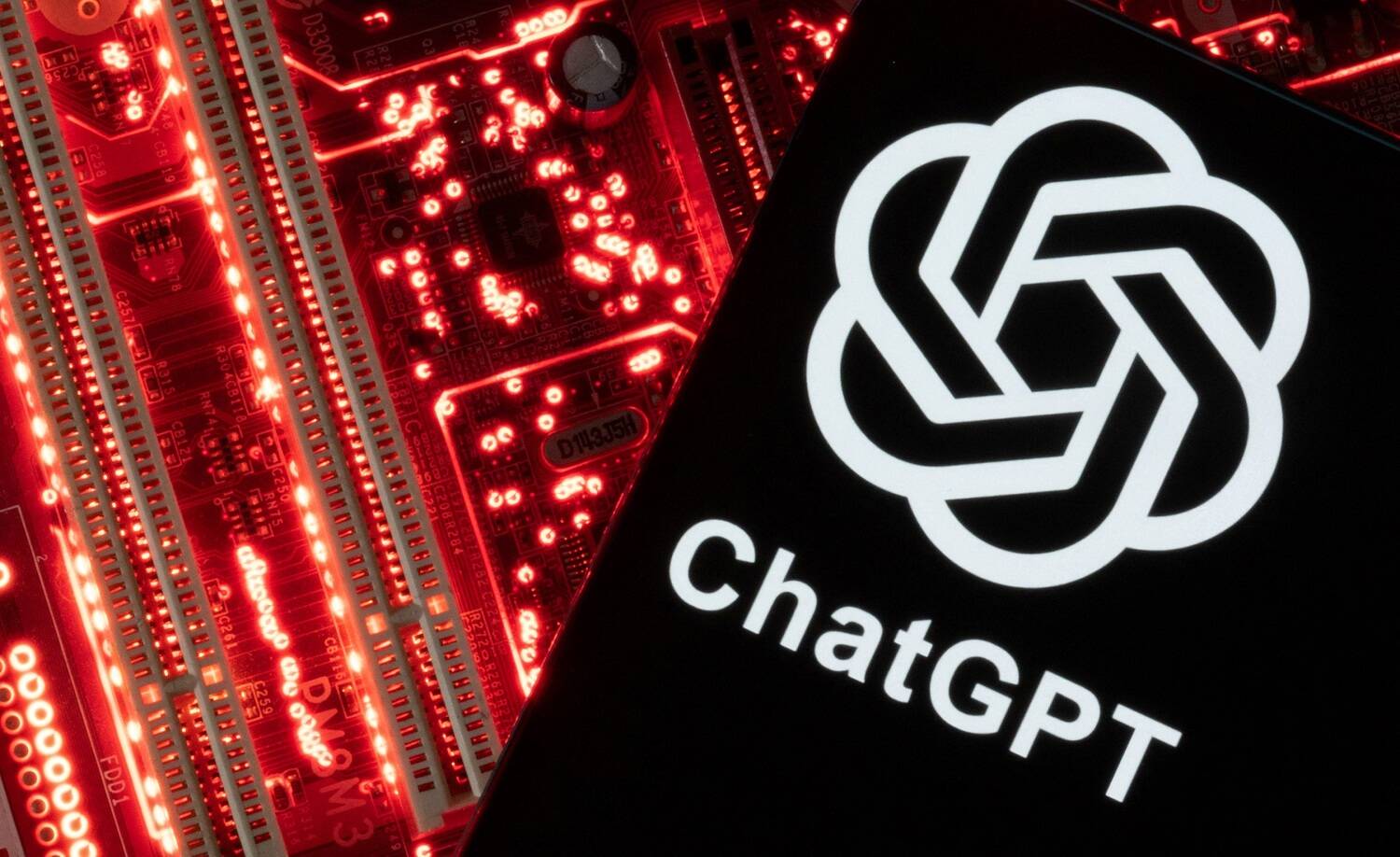 Itália bloqueia ChatGPT por desrespeitar lei de proteção de dados