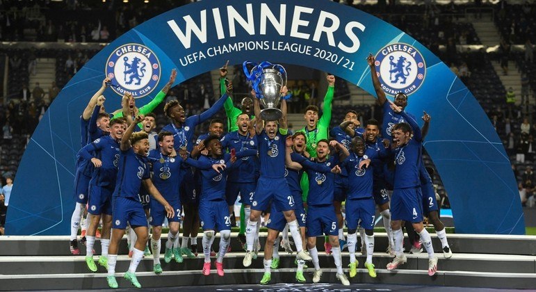 O Chelsea, detentor do troféu