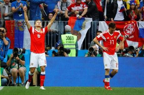 Cheryshev comemora segundo gol russo