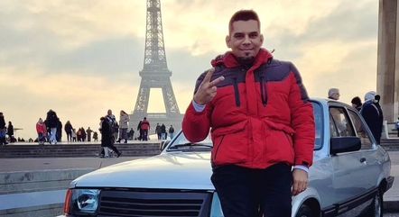 Com placa de BH, carro tem autorização para andar pelas ruas de Paris
