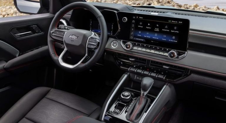 Pick-up terá uma ampla central multimídia com sistema MyLink e conexão com Android Auto e Apple CarPlay