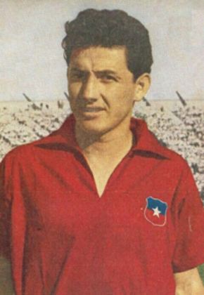 Chile 1962 - Leonel Sánchez - Nesta edição, além dos brasileiros Garrincha e Vavá, outros quatro jogadores dividiram a artilharia, com quatro gols cada. Entre eles, o chileno.