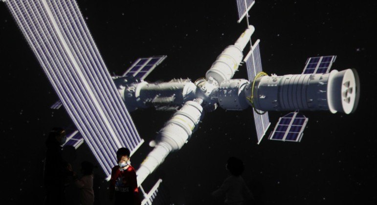 Robô que pode retirar lixo espacial da órbita da Terra foi lançado pela China