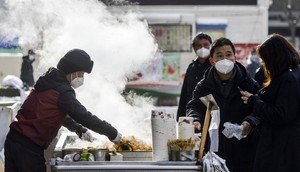 Cidades chinesas flexibilizam política de 'Covid zero' depois de protestos (CNS / AFP)