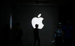 A Apple também enfrentou problemas nos tribunais, em maio, e lutou para cancelar um processo bilionário. A ação foi aberta em Londres, e consumidores foram extremamente prejudicados por problemas de bateria de iPhones, camuflados pela empresa