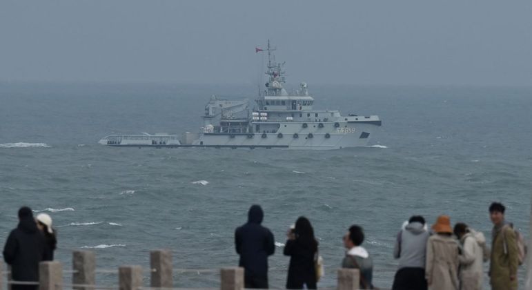 Navio militar da China navega pr&oacute;ximo a Taiwan
