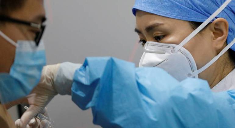 Mais de 153 milhões de pessoas 
já receberam a primeira dose da vacina