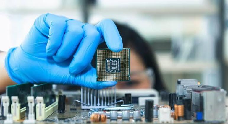 No setor de informática, eletrônicos e ópticos, a falta de insumo atingiu 69% das indústrias