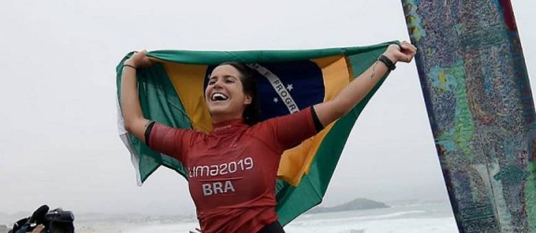 A vitória veio em uma grande apresentação da carioca de 24 anos, que fez 15,36 pontos, contra 12,76 da surfista local
