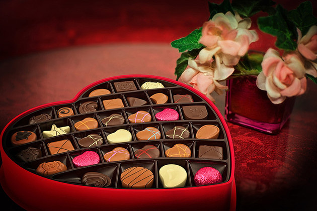 Chocolate  É difícil encontrar alguém que não goste de chocolate. Além disso, tem embalagens especiais e simbólicas. Na pesquisa está como opção de 23% dos entrevistados. 