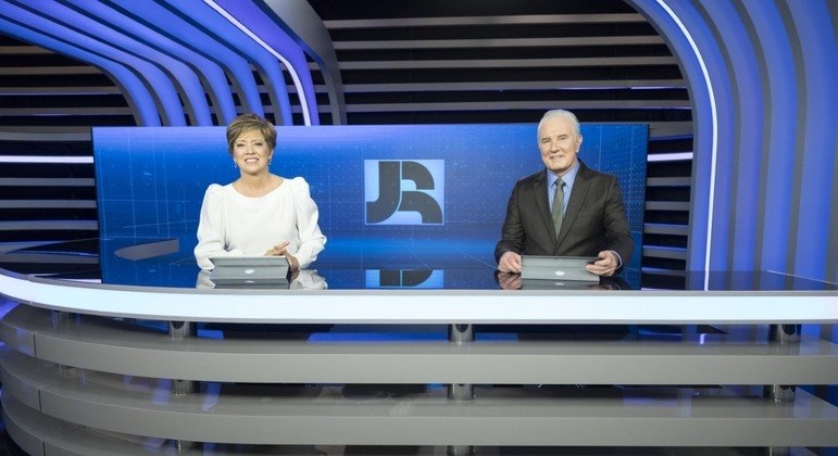 Christina Lemos e Celso Freitas comandam o 'Jornal da Record', hoje com a série 'Anônimos da Música'
