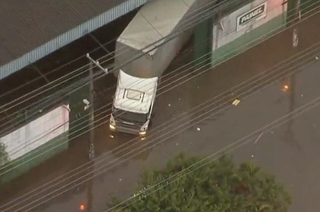 Chuva atinge cidade de SÃ£o Paulo nesta sexta