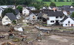 Mais de mil de pessoas estão desaparecidas e mais de 120 morreram após inundações no oeste da Alemanha e na Bélgica na sexta-feira (16). Casas foram destruídas na região e novas enchentes são temidas pela população local