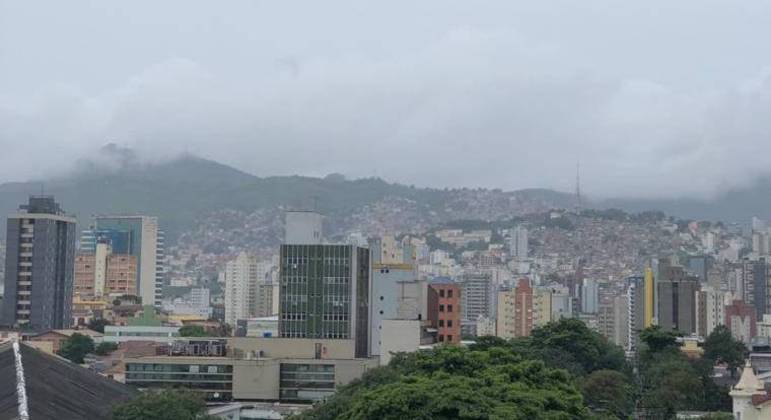Belo Horizonte tem manhã nublada e chuvosa nesta sexta-feira (19)
