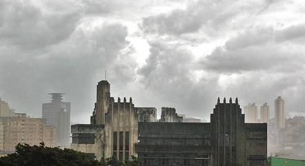 Capital deve ter céu nublado e possibilidade de chuva
