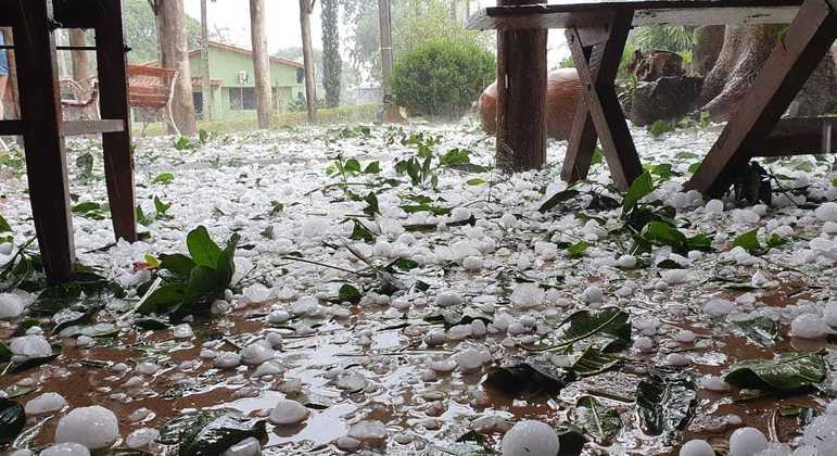 Chuva De Granizo Surpreende Moradores Do Interior De Sao Paulo Noticias R7 Sao Paulo