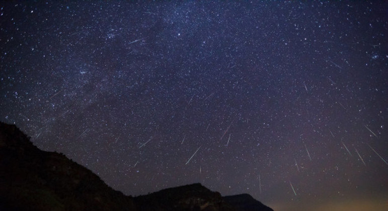 Os meteoros são conhecidos popularmente como estrelas cadentes