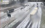 Moradores de cidades do sul de Minas Gerais foram surpreendidos, na tarde desta segunda-feira (3), com um forte temporal de granizo. Segundo o Inmet (Instituto Nacional de Meteorologia), a cidade mais atingida foi São Gonçalo do Sapucaí, a 406 km de Belo Horizonte