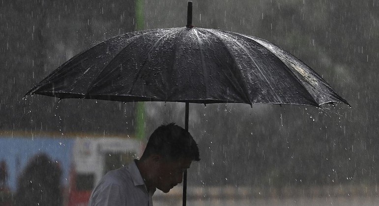 Segundo dados oficiais, a quantidade de chuva deixada pela monção na Índia na primeira semana de julho é 2% superior à média. A monção, que vai de junho a setembro, é responsável por 70%, 80% da precipitação anual no sudeste asiático