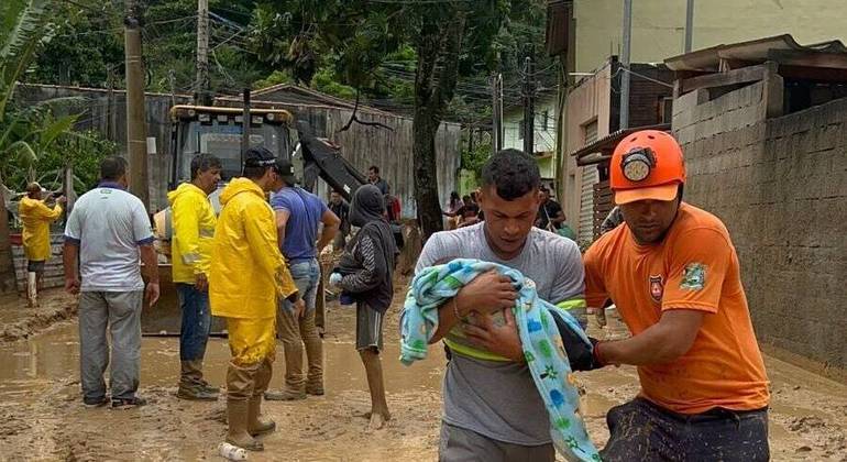 Prefeitura de São Sebastião pede doação para ajudar vítimas das fortes chuvas no litoral norte de SP