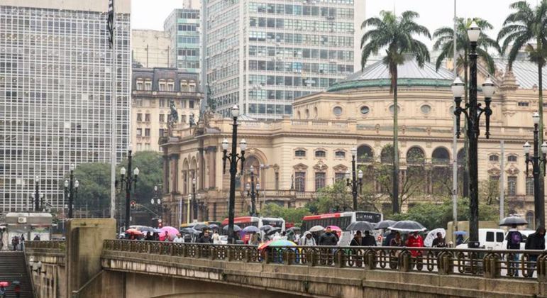 Apesar do calor, há previsão de chuva forte na capital paulista
