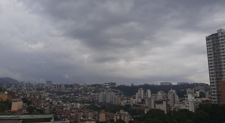 Belo Horizonte registra chuvas fortes em ao menos três regiões nesta quinta-feira (24)